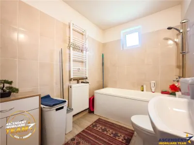 Vrei sa auzi ciripitul pasarilor,sa fii langa izvoarele termale:Casa modern utilata, Valcele, Covasna - foto 6