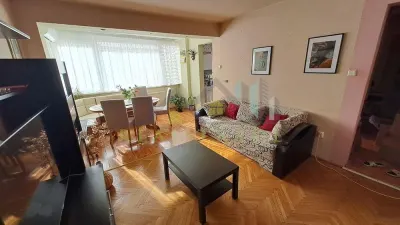 Apartament 3,5 camere, centrul nou, mobilat si utilat, parcare - foto 2