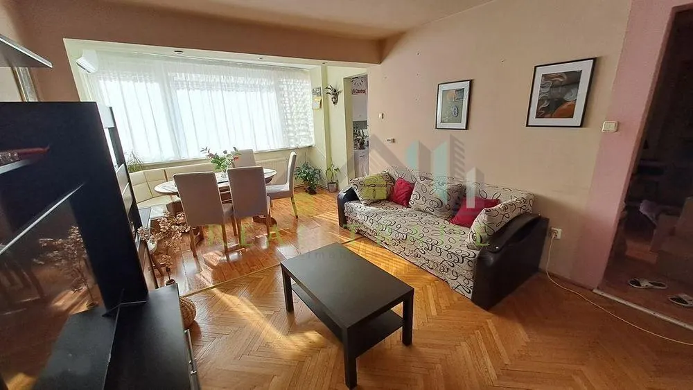 Apartament 3,5 camere, centrul nou, mobilat si utilat, parcare - foto 2
