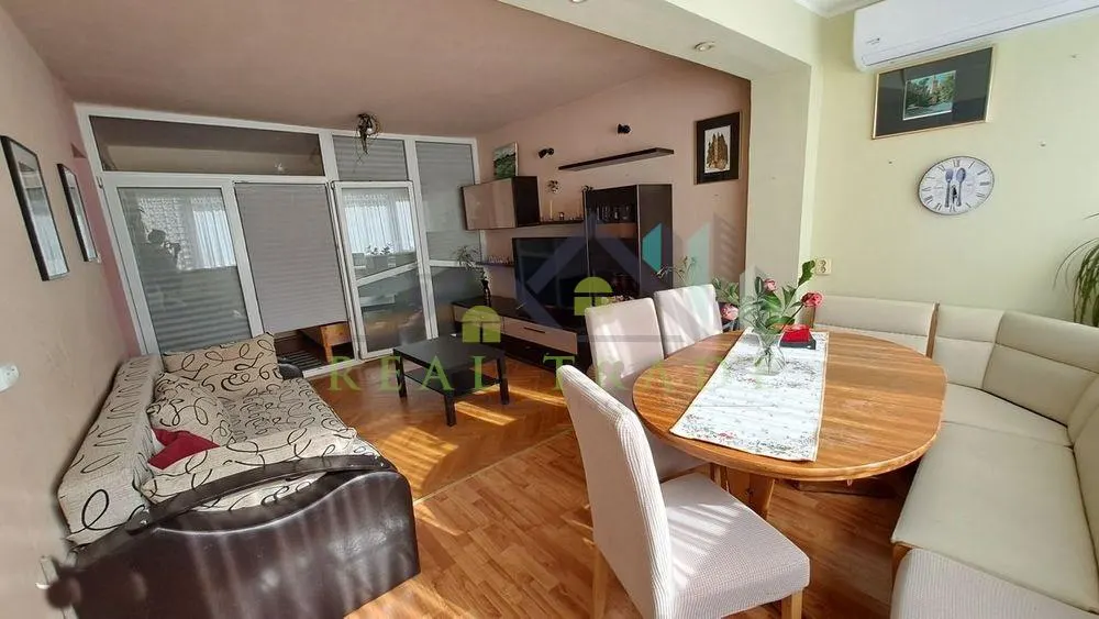 Apartament 3,5 camere, centrul nou, mobilat si utilat, parcare - foto 3