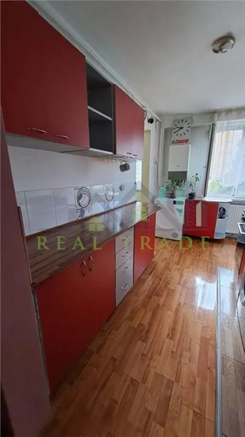 Apartament 3,5 camere, centrul nou, mobilat si utilat, parcare - foto 6