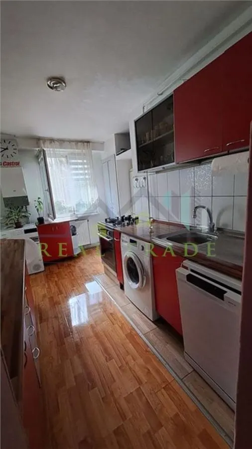 Apartament 3,5 camere, centrul nou, mobilat si utilat, parcare - foto 8