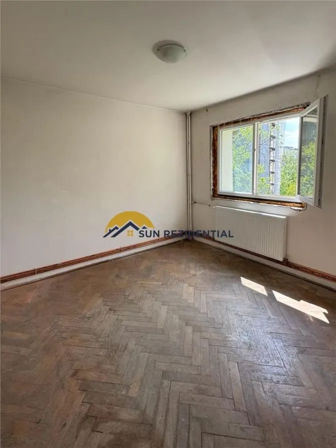 Bulevardul Basarabiei Apartament 3 camere Spatios-Luminos - foto 1
