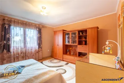 Vila ce incorporeaza anexe gospodaresti si cu potential turistic, in inima statiunii Covasna - foto 13
