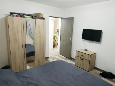Apartament 2 camere in zona centrala Moldova Noua, langa piata - foto 13