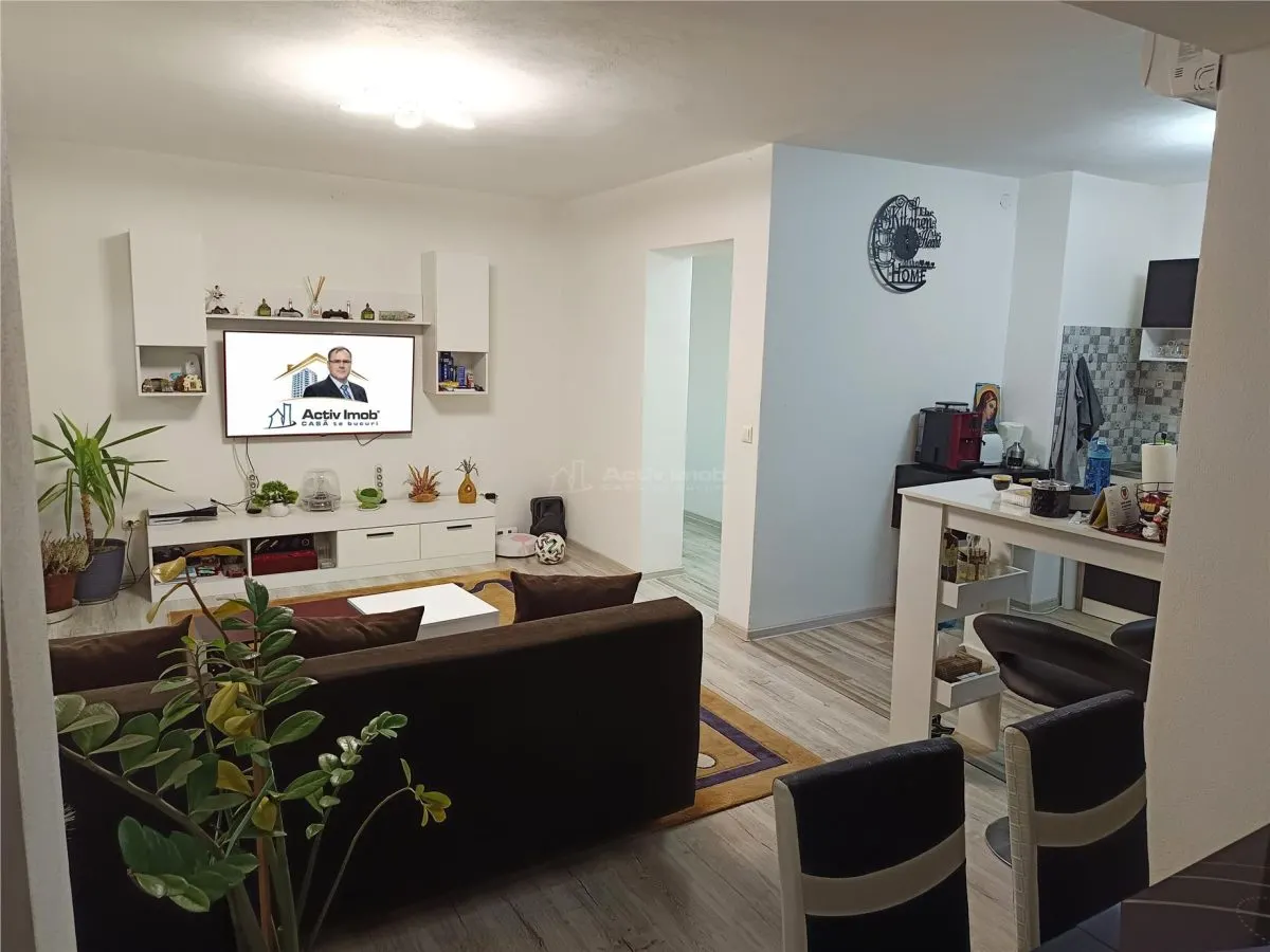 Apartament 2 camere in zona centrala Moldova Noua, langa piata - foto 14