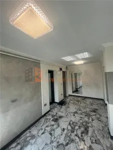 Apartament 3 camere cf 2 semidecomandat zona Grang - foto 12