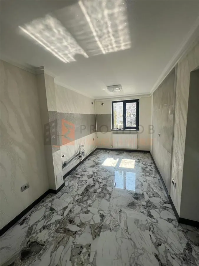 Apartament 3 camere cf 2 semidecomandat zona Grang - foto 13