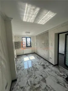 Apartament 3 camere cf 2 semidecomandat zona Grang - foto 3