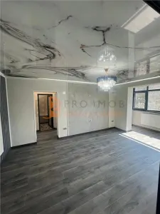 Apartament 3 camere cf 2 semidecomandat zona Grang - foto 5