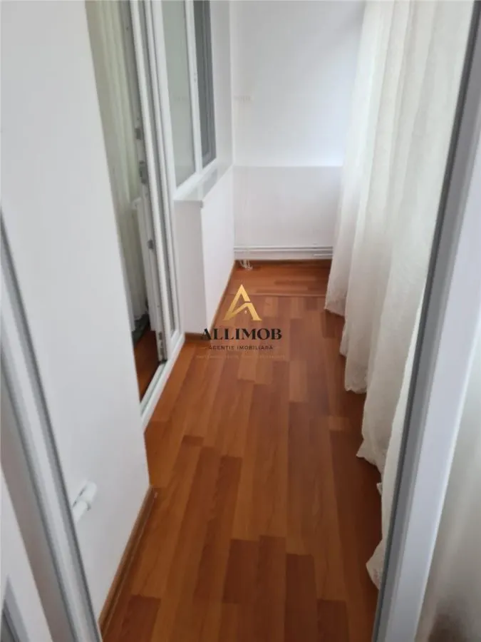 Apartament 2 camere in zona Micro 6 - foto 6