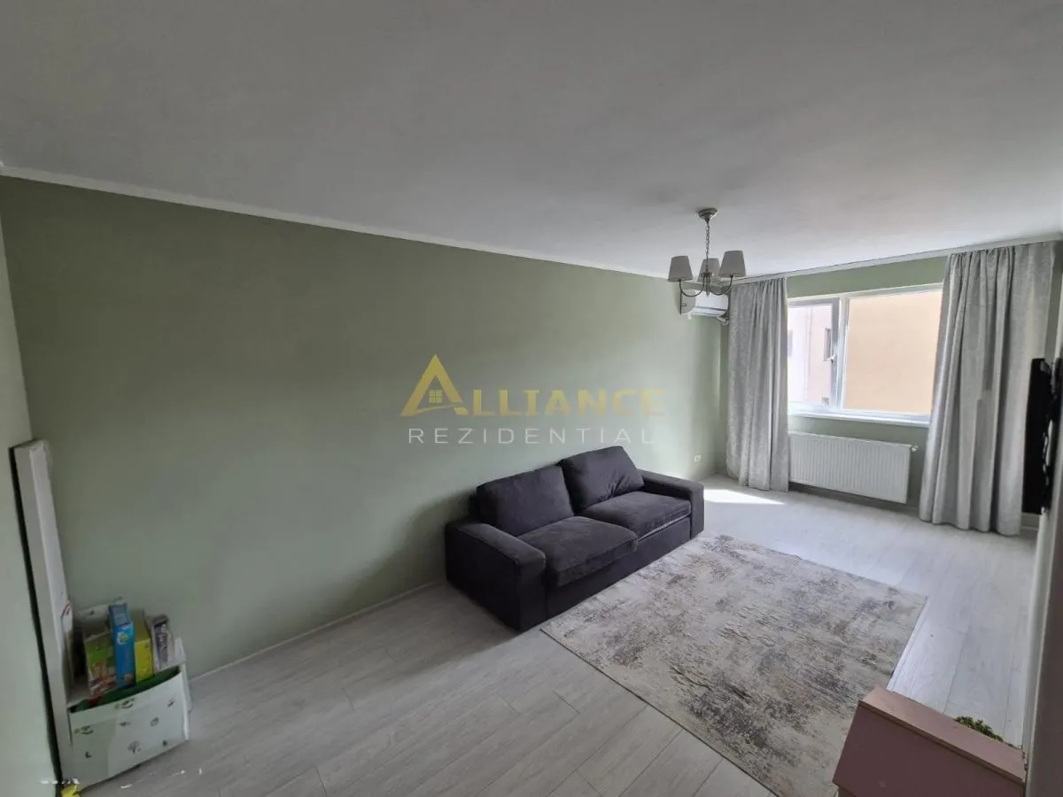 Apartament 3 camere de vanzare - foto 1
