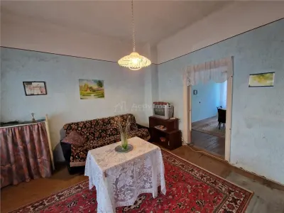 Resita Casa 10 Camere Zona Muncitoresc - foto 13