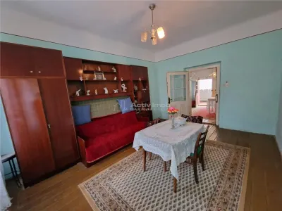 Resita Casa 10 Camere Zona Muncitoresc - foto 3