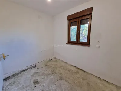 Resita Casa cu Teren privat 4670 Mp. - foto 17