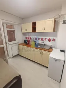 Mobilat si Utilat, 1 camera Etaj 2, zona Vidin - foto 3