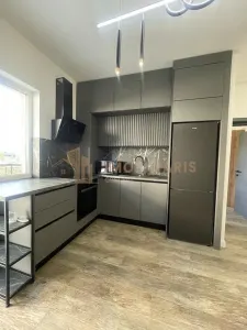 Apartament 3 camere si curte proprie - foto 1