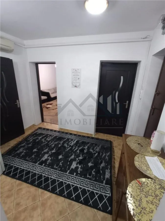 Inchiriere - Podu Ros - Apartament 4 camere - foto 1
