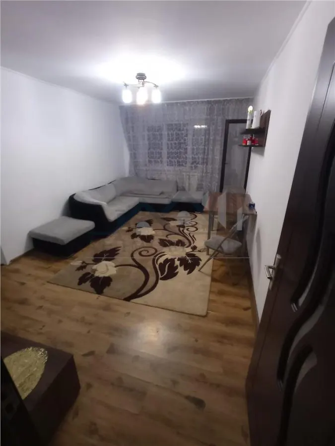 Inchiriere - Podu Ros - Apartament 4 camere - foto 4