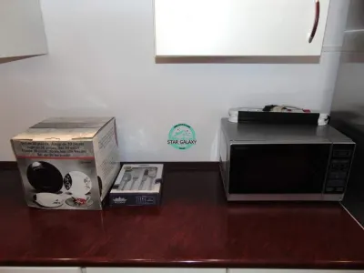 Inchiriez apartament cu 3 camere, decomandat in Cornisa, et, 2,la 5 min de UMF - foto 3