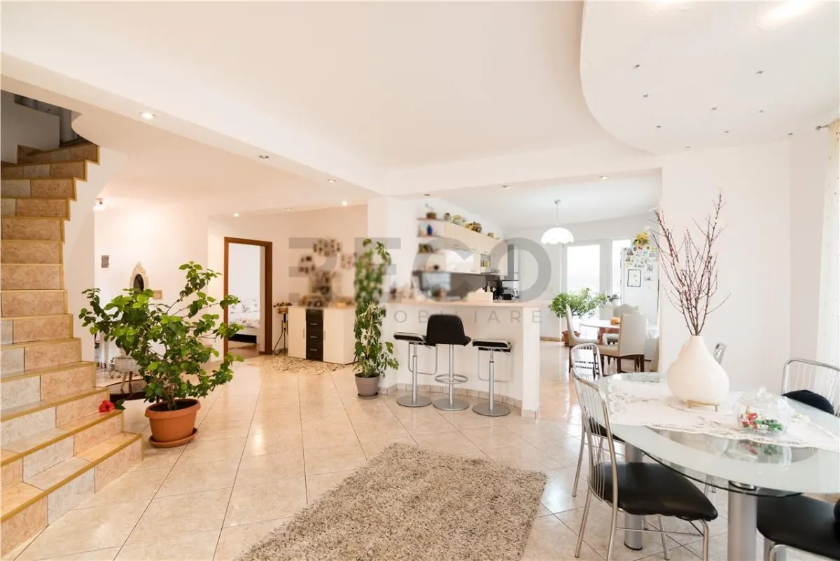 RECO Vila 5 camere, zona Grigorescu, curte mare si garaj - foto 4