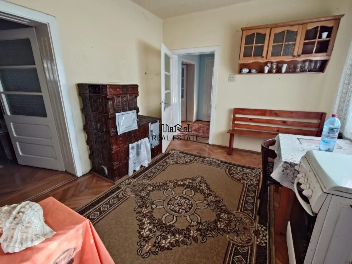 Casa cu teren, aproape de centrul balneo-termal Vata Bai - foto 6