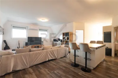 RECO Apartament cu 3 Camere  , Paleu - foto 2