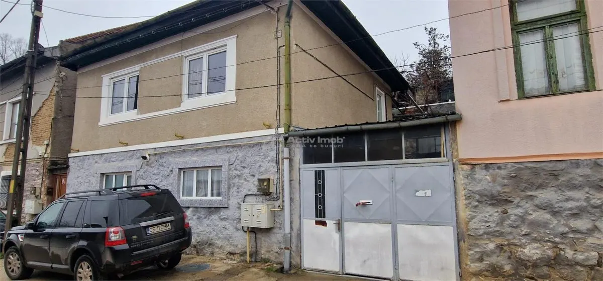 Resita Casa la Pret de Apartament,Parter, Etj 1 si Pod, Zona Muncitoresc - foto 15