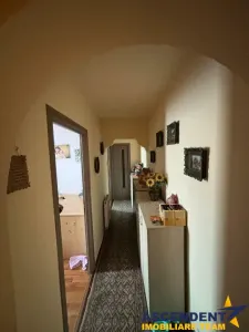 Apartament decomandat zona Spitalului Judetean la intrare pe Carpatilor,  Brasov - foto 3