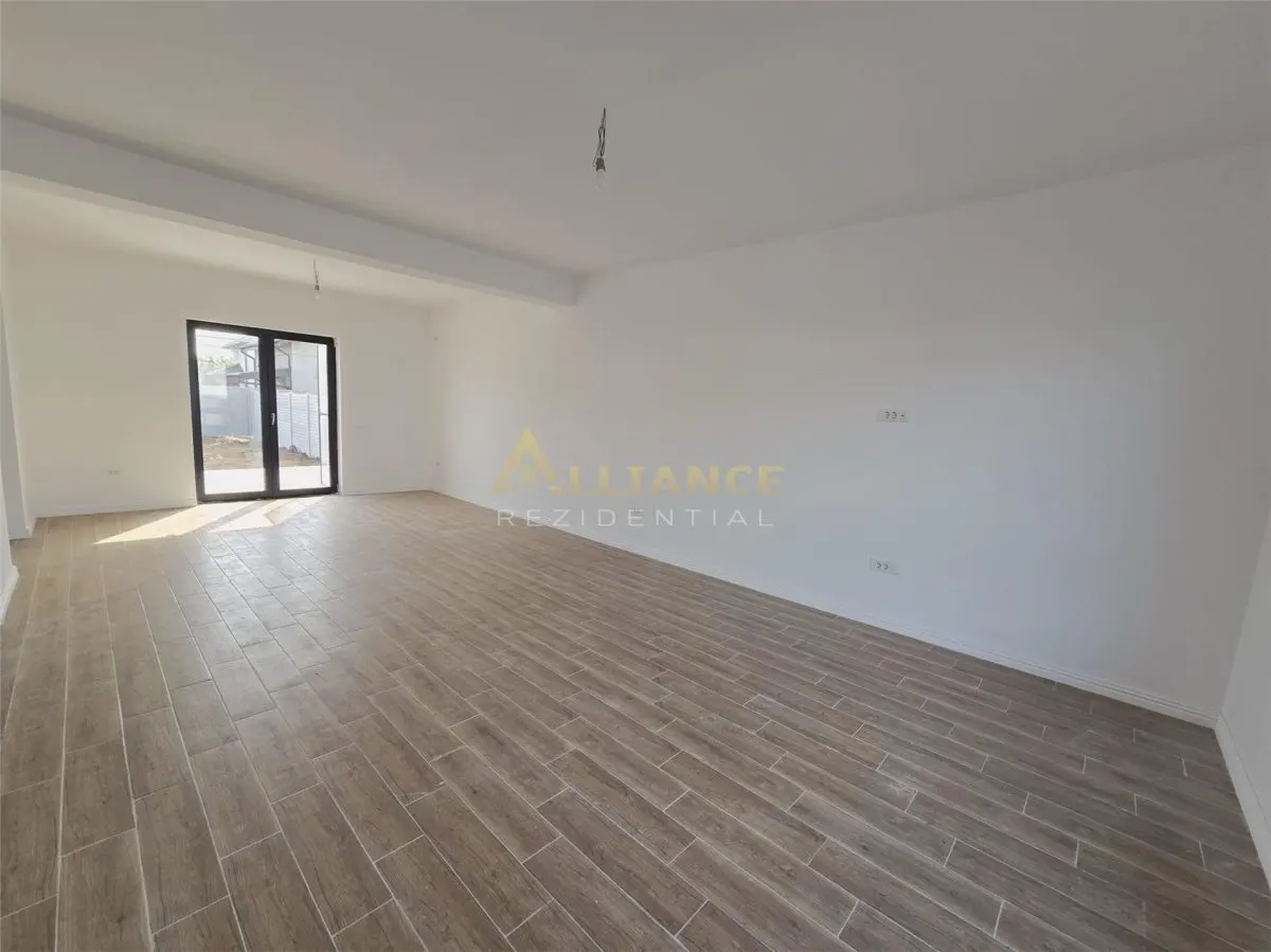 Vila individuala- 375mp teren- 4 camere- beci- Geamuri tripan - foto 2