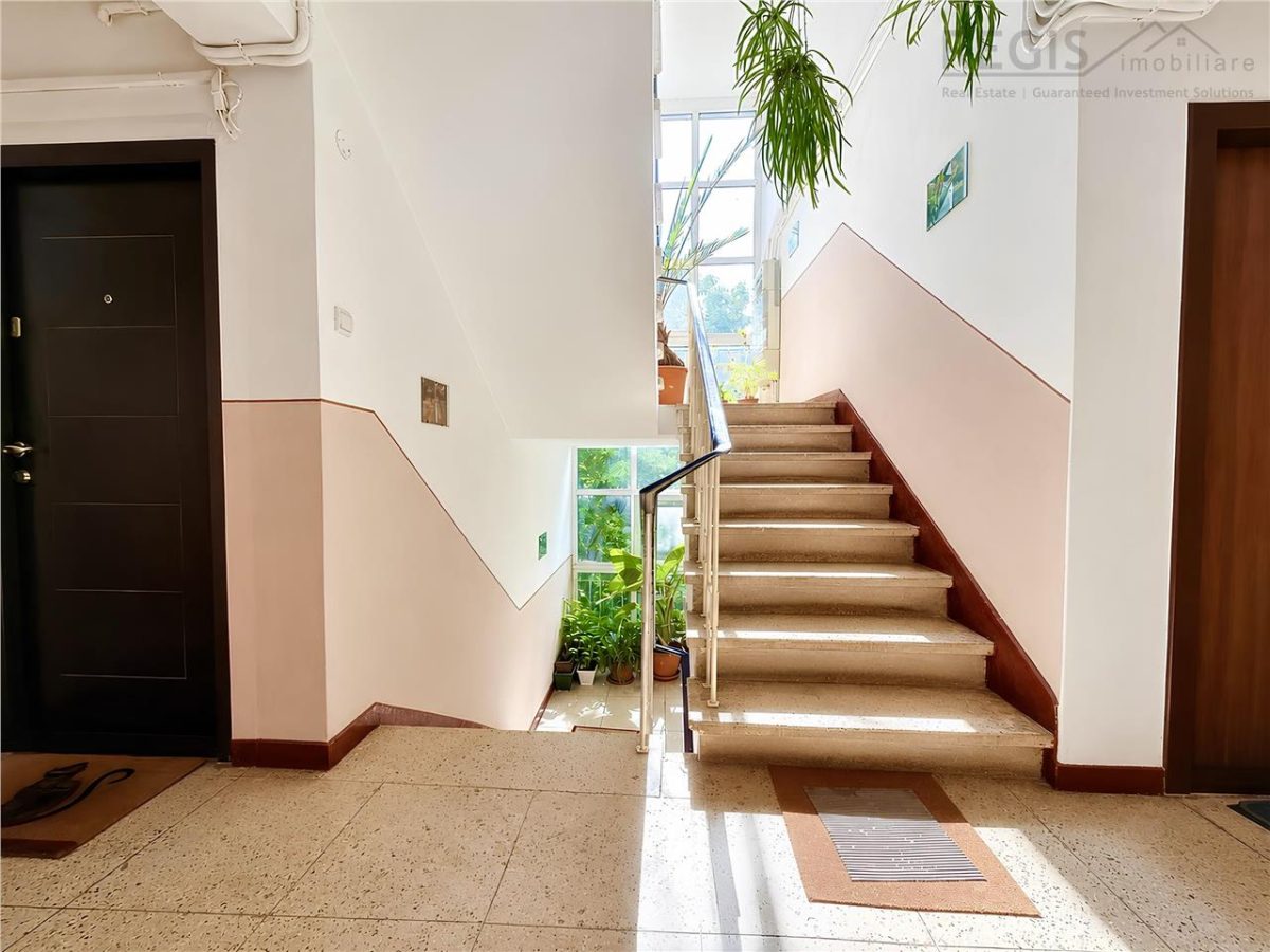 Apartament spatios cu 2 camere si 2 balcoane zona Tractorul - foto 12