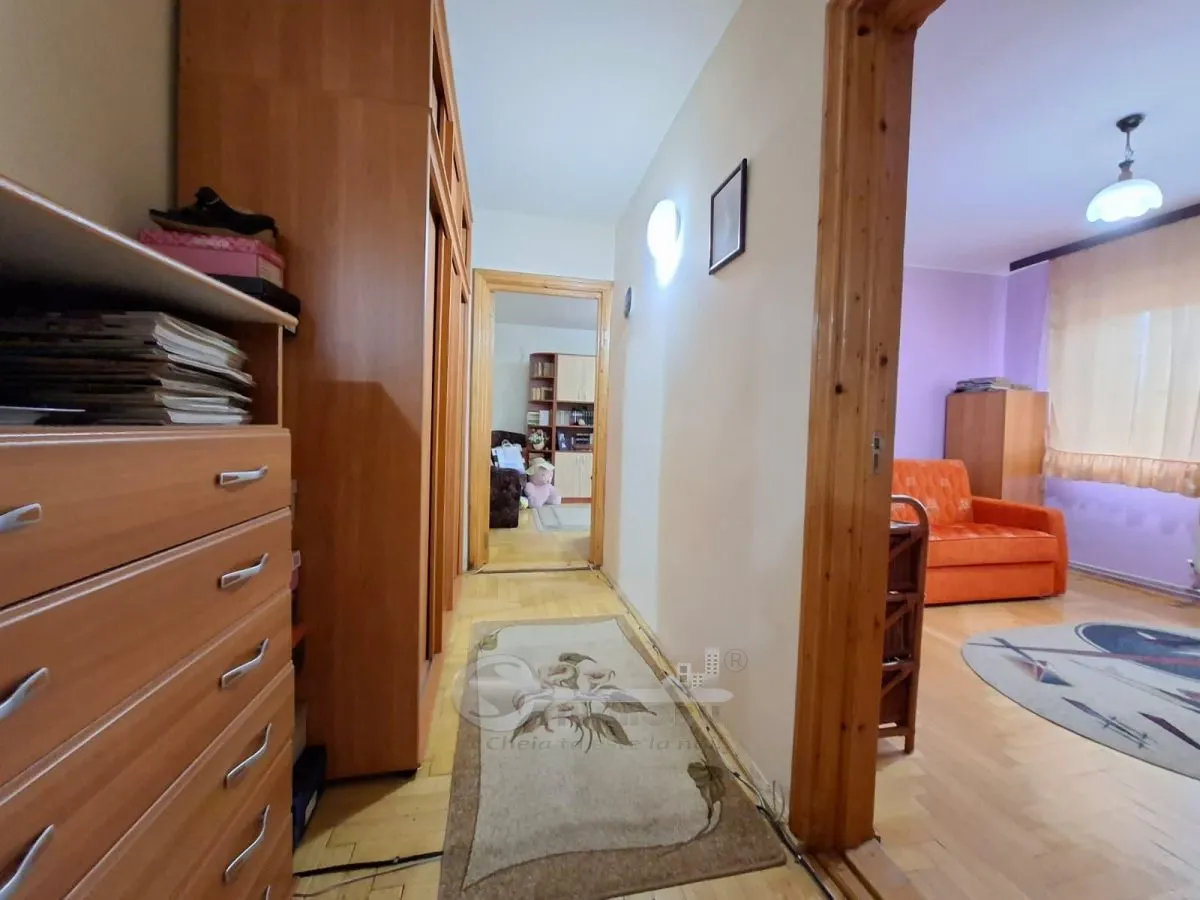 Liber, apartament 3 camere, Nicolina 2, baie cu geam, 60 mp utili - foto 11