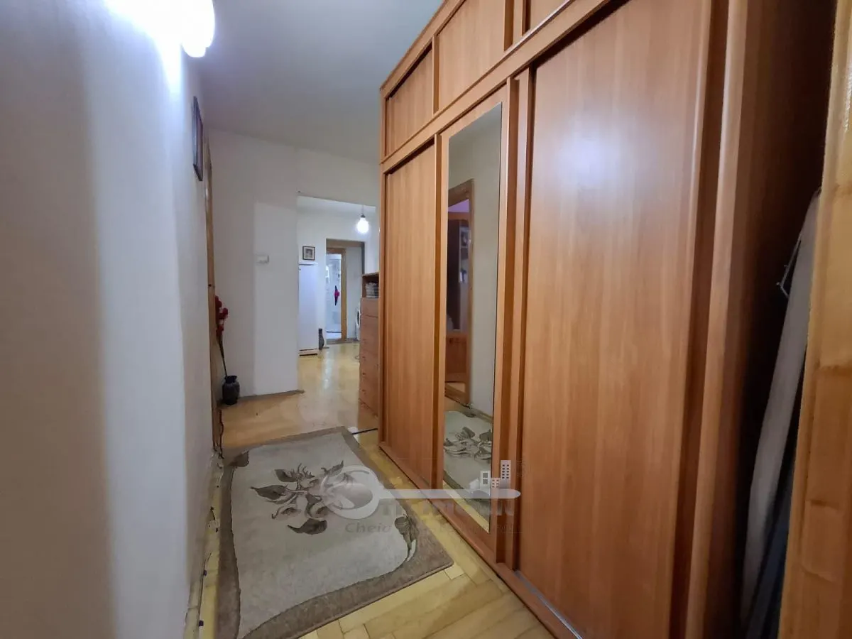 Liber, apartament 3 camere, Nicolina 2, baie cu geam, 60 mp utili - foto 14