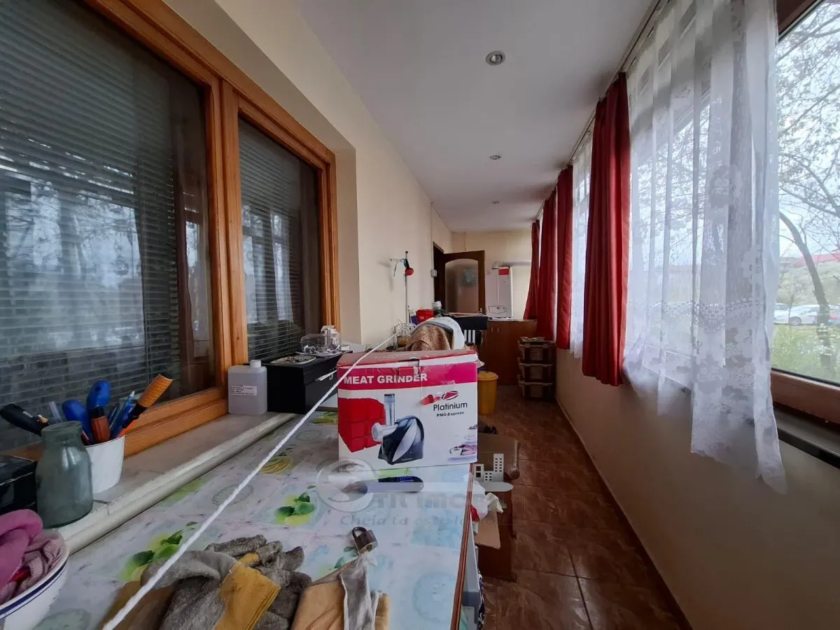 Liber, apartament 3 camere, Nicolina 2, baie cu geam, 60 mp utili - foto 15