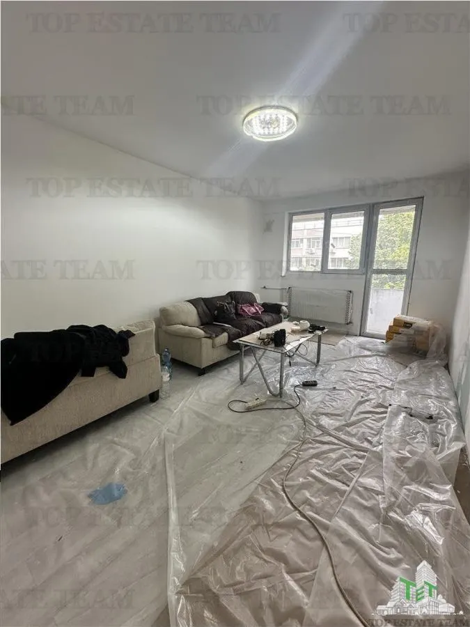 Apartament de 3 camere, decomandat,  renovat complet ,Drumul Taberei, 4 minute de metroul RÃ¢ul Doamnei - foto 1