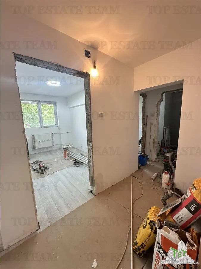 Apartament de 3 camere, decomandat,  renovat complet ,Drumul Taberei, 4 minute de metroul RÃ¢ul Doamnei - foto 7