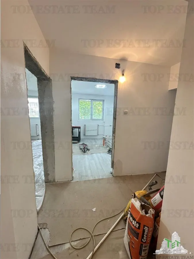 Apartament de 3 camere, decomandat,  renovat complet ,Drumul Taberei, 4 minute de metroul RÃ¢ul Doamnei - foto 10