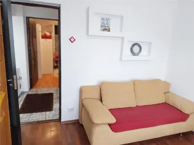 Apartament 3 cam. zona centrala in Moldova Noua - foto 12