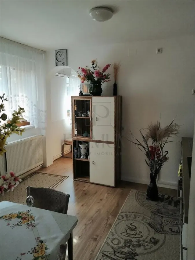 BRAYTIM, CASA INDIVIDUALA CU 2 APARTAMENTE, 3 DORMITOARE, 2 BUCATARII INCHISE - foto 1