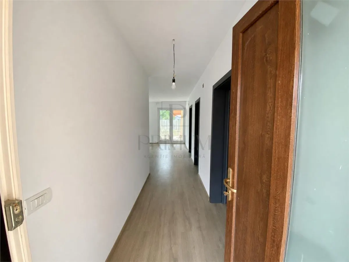 SANMIHAIUL ROMAN - CASA INDIVIDUALA 3 CAMERE - 2 BAI - 2 TERASE - 3 LOCURI PARCARE - CURTE MARE - foto 1