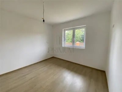 SANMIHAIUL ROMAN - CASA INDIVIDUALA 3 CAMERE - 2 BAI - 2 TERASE - 3 LOCURI PARCARE - CURTE MARE - foto 2