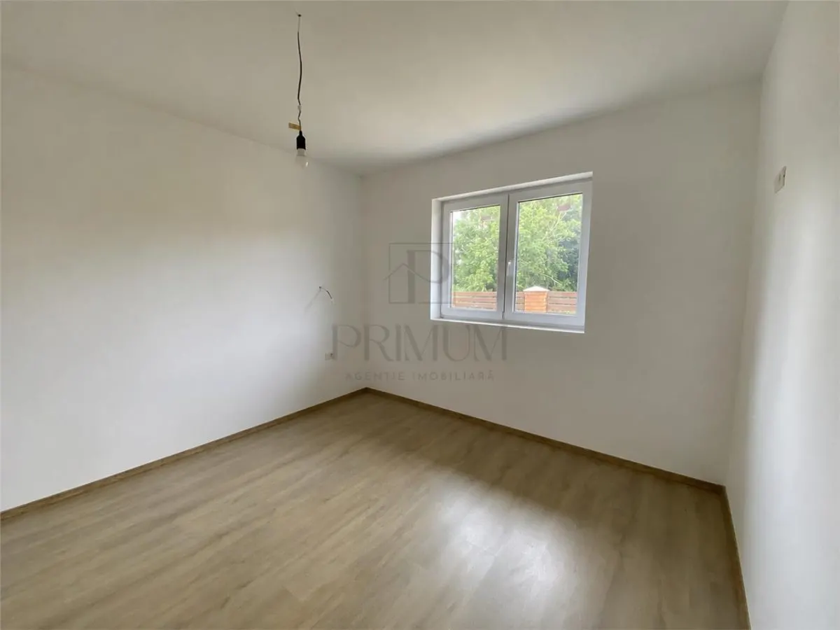 SANMIHAIUL ROMAN - CASA INDIVIDUALA 3 CAMERE - 2 BAI - 2 TERASE - 3 LOCURI PARCARE - CURTE MARE - foto 2