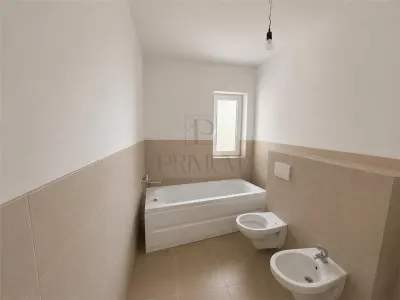 SANMIHAIUL ROMAN - CASA INDIVIDUALA 3 CAMERE - 2 BAI - 2 TERASE - 3 LOCURI PARCARE - CURTE MARE - foto 4