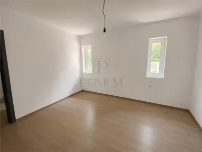 SANMIHAIUL ROMAN - CASA INDIVIDUALA 3 CAMERE - 2 BAI - 2 TERASE - 3 LOCURI PARCARE - CURTE MARE - foto 5