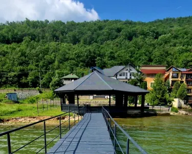 Pensiune Premium de Vânzare pe Malul Dunării â€“ Eșelnița | 0% Comision pentru Cumpărător - foto 2