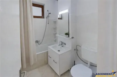 Apartament 2 camere,luminos,incadrat de liniste si verdele naturii,Ultracentral,Brasov - foto 9