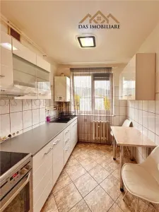 Apartament 2 camere, ultracentral, etaj intermediar - foto 2