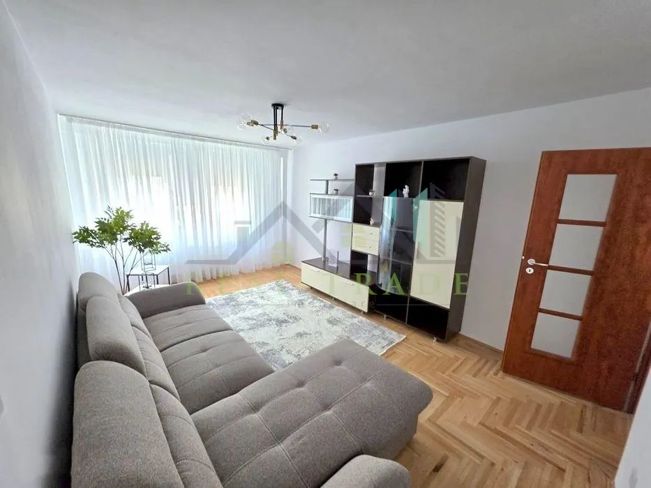 Apartament 3 camere decomandat renovat, mobilat si utilat, Valhuta - foto 1
