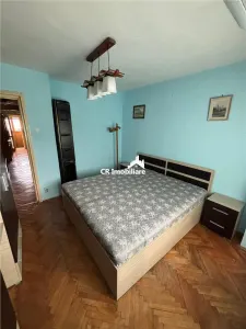 Apartament de vanzare 3 camere Decebal - foto 2