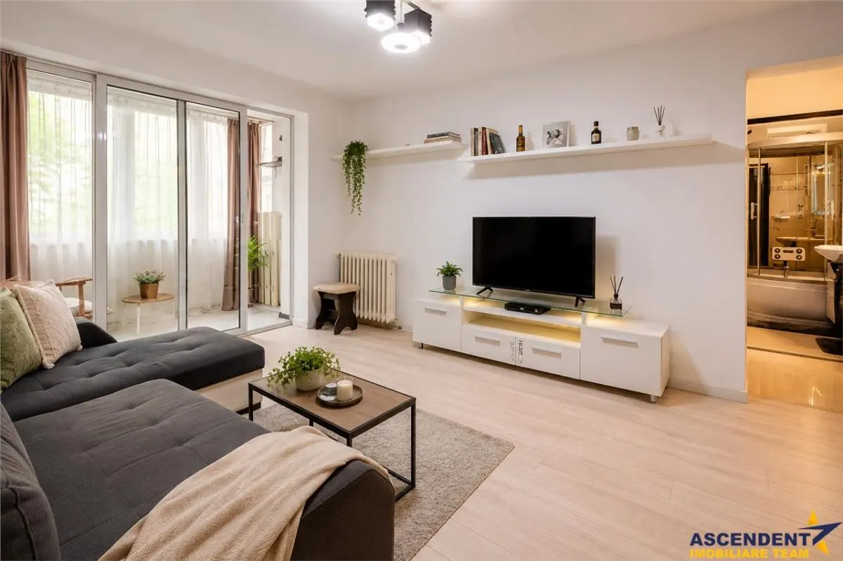 Apartament 2 camere, echipat, balcon, areal cu atmosfera linistita, Central, Covasna. - foto 1